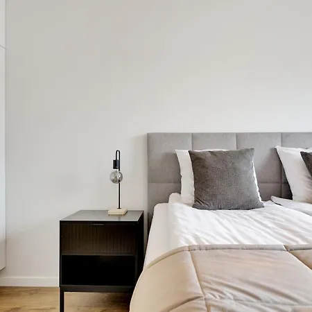 New! Koda Aava - Parking, River View, Luxe * 罗瓦涅米